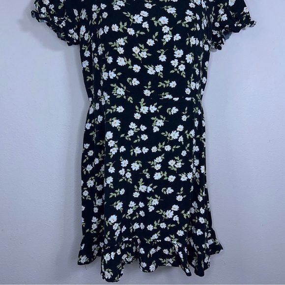 LARGE JUNIORS BLACK FLORAL DRESS SHORT SLEEVE MI AMI RUFFLE - Picture 5 of 9